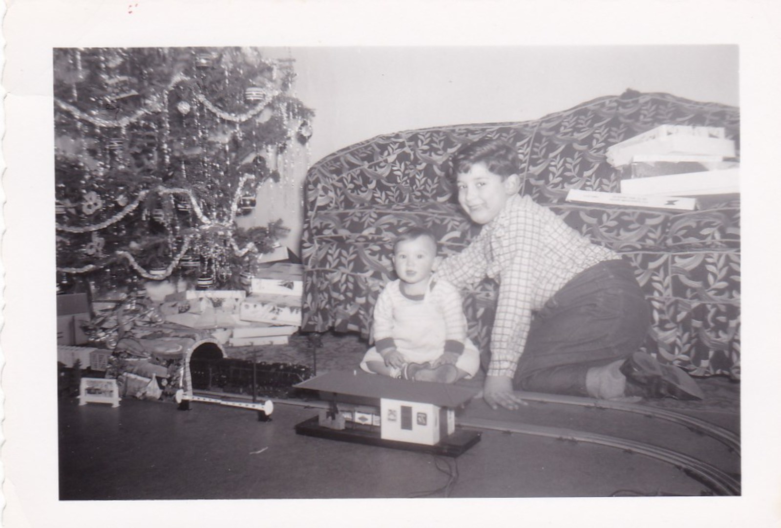 Christmas 1954-2PeterJanet.jpg